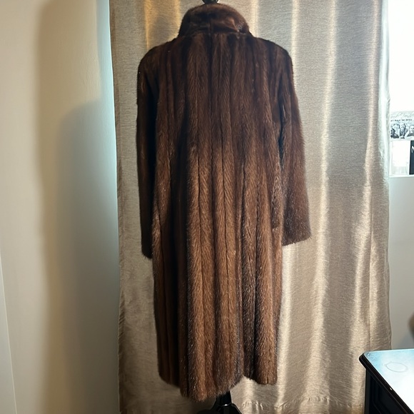 My mothers’s vintage, full-length, hand made in Greece, mink coat. - Picture 2 of 5